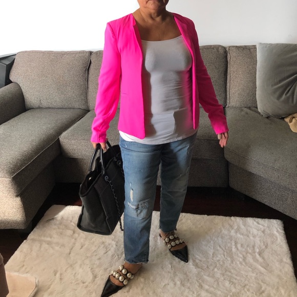 Gorgeous neon pink blazer - Picture 3 of 9